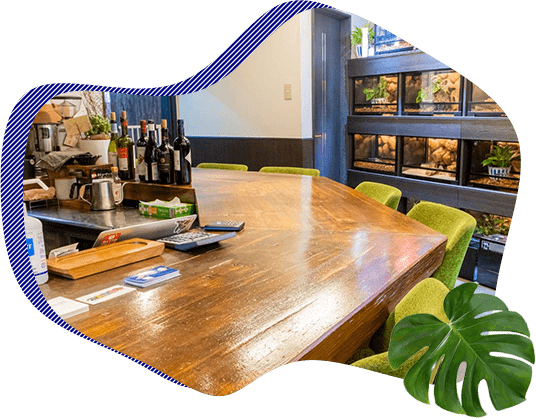 昼からほろ酔いしながらお喋りを楽しむ